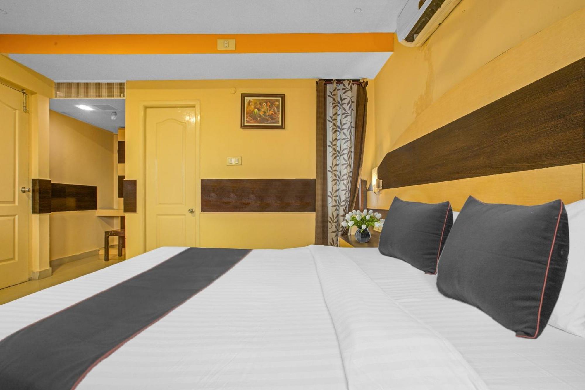 Collection O Mgr Inn Пондичерри Экстерьер фото