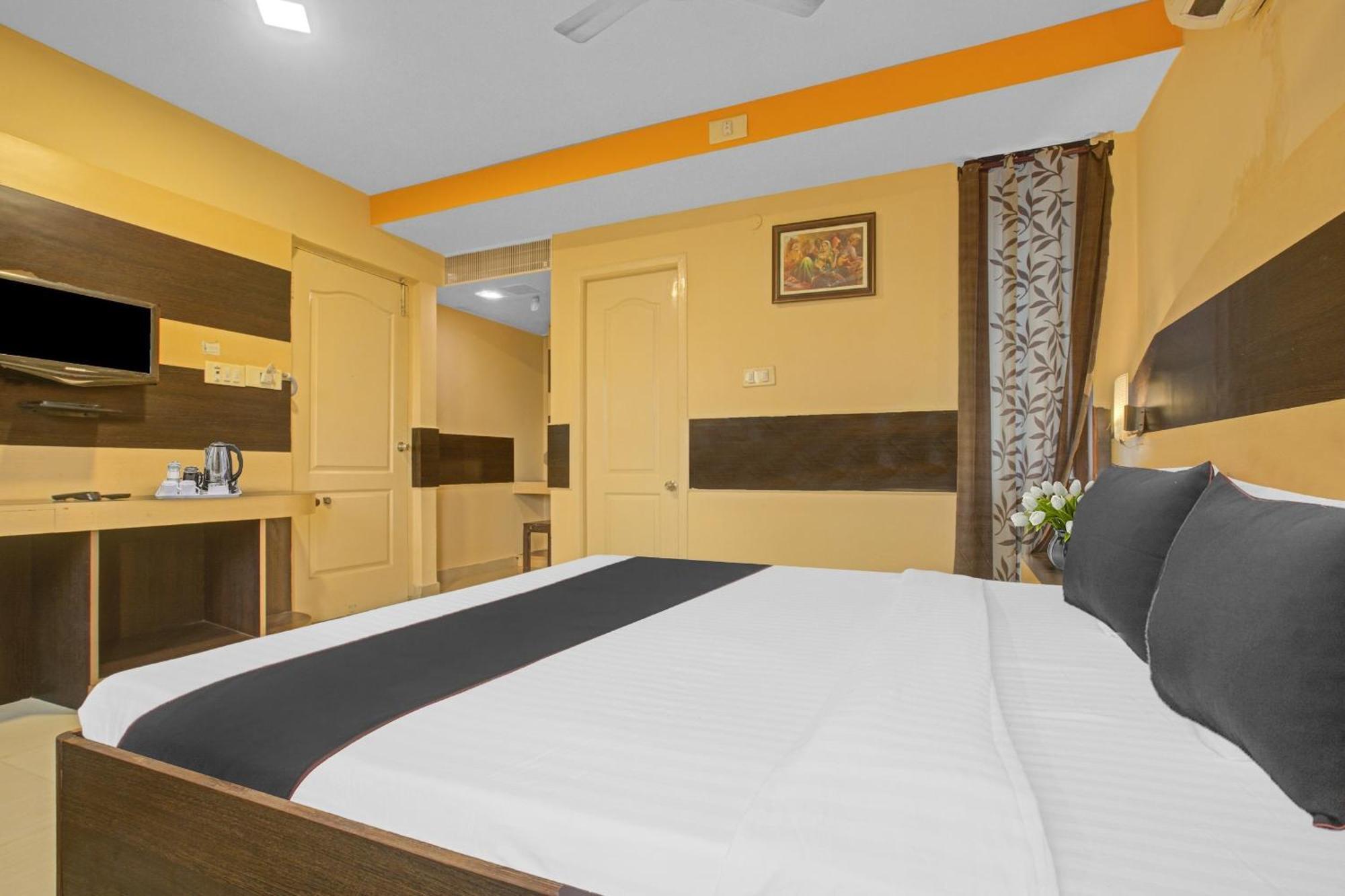 Collection O Mgr Inn Пондичерри Экстерьер фото